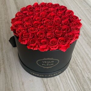 Venus et Fleur Black and Red Flower Box